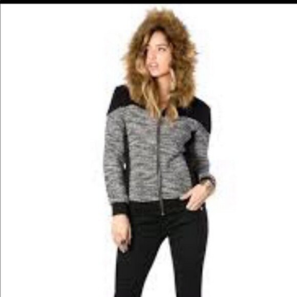 Miss Me Faux Fur Hoodie Sweater Jacket Size Medium - Picture 2 of 9